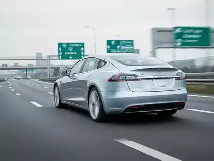 Tesla erhĂ€lt Testgenehmigung fĂŒr autonomes Fahren in Flandern - Foto: ĂŒber boerse-global.de