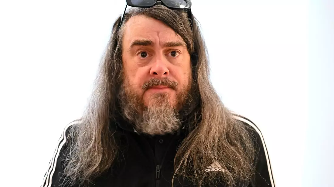Der Künstler Jonathan Meese trauert um seiner Mutter. (Archivbild) - Bild: Martin Schutt/dpa