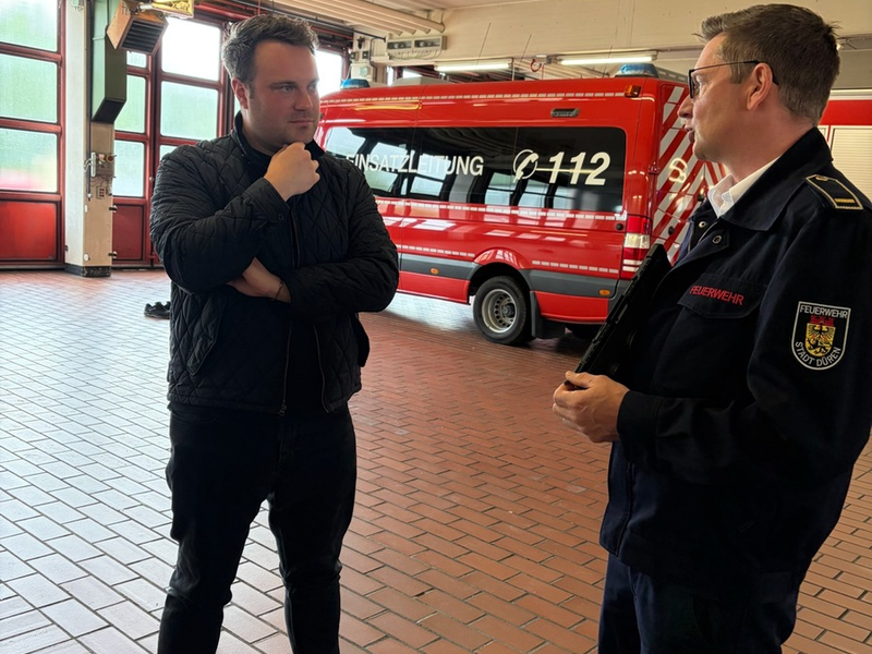 FW Düren: Daniel Walter MdB informiert sich über Feuerwehr und Rettungsdienst der Stadt Düren - Foto: presseportal.de