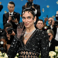 Dua Lipa geht mit einer Millionenklage gegen einen Elektronikriesen vor. (Archivbild)  - Foto: Evan Agostini/Invision/dpa