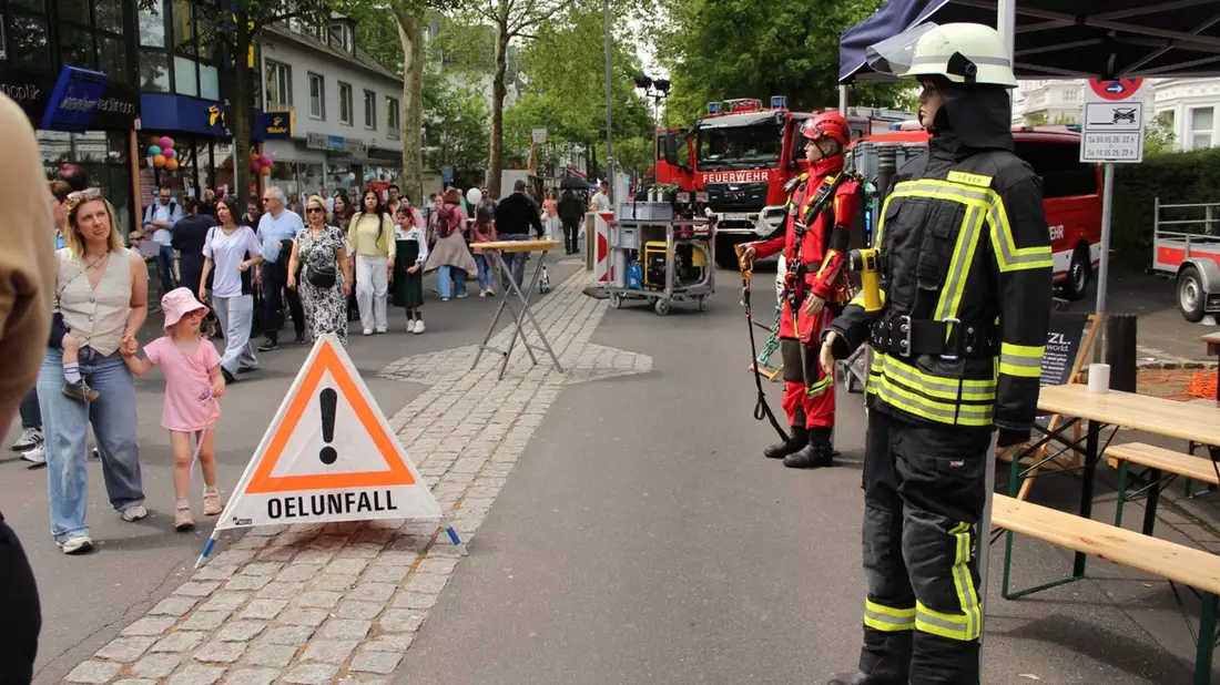 FW Hennef: Hennef hat Respekt - Der Helfertag - Bild: presseportal.de