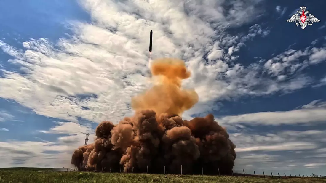 Demonstrativ testete Russland eine neue Atomrakete.  - Bild: Uncredited/Russian Defense Ministry Press Service/AP/dpa