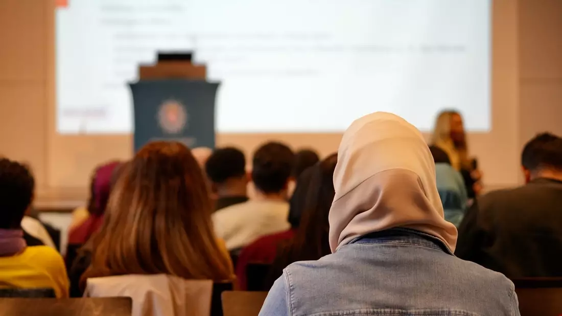 POL-WI: Veranstaltung des Arbeitskreises Sicherheit für Alle: Austausch zum Thema Tiktokisierung des Extremismus - Bild: presseportal.de