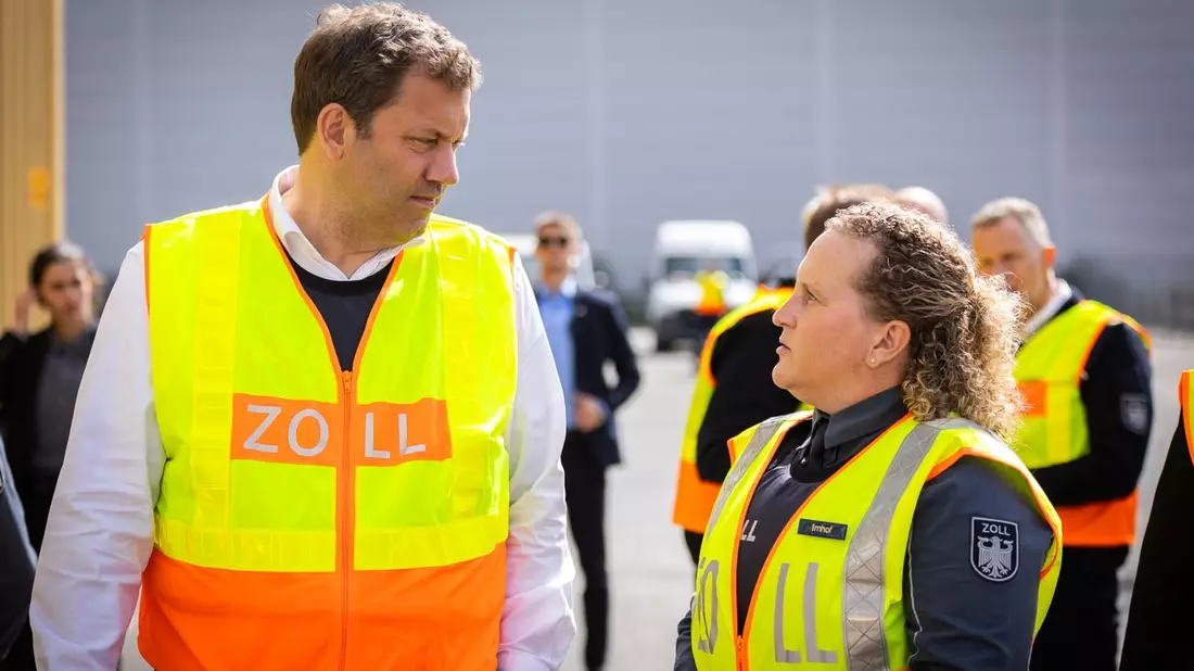 HZA-DU: Ergebnisse, Kontrollen und Entwicklungen im Überblick - Jahresstatistik 2025 des Hauptzollamts Duisburg - Bild: presseportal.de
