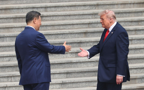 Trump trifft auf Xi.  - Foto: Maxim Shemetov/Pool Reuters/AP/dpa