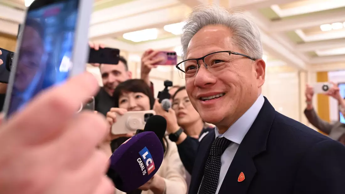 Mit Trump reisten hochrangige US-Wirtschaftsbosse nach Peking - im Bild Nvidia-Chef Jensen Huang. - Bild: Johannes Neudecker/dpa