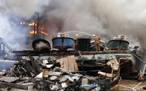 Die genaue Ursache für den Brand war zunächst nicht bekannt. - Foto: -/kyodo/dpa