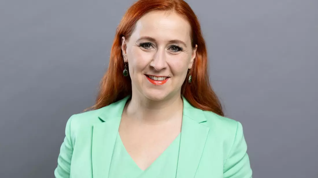 Grünen-Fraktionschefin Franziska Schubert zeigt sich im Anschluss an die Abstimmung «sehr bestürzt». - Bild: Sebastian Kahnert/dpa
