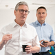 In besseren Zeiten machten Keir Starmer (links) und Wes Streeting (rechts) gemeinsam Wahlkampf. (Archivfoto) - Foto: Stefan Rousseau/PA Wire/dpa