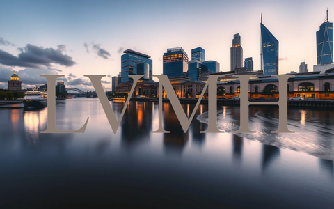 LVMH Pursues Armani While Bracing for Market Headwinds and Legal Setbacks - Foto: über boerse-global.de