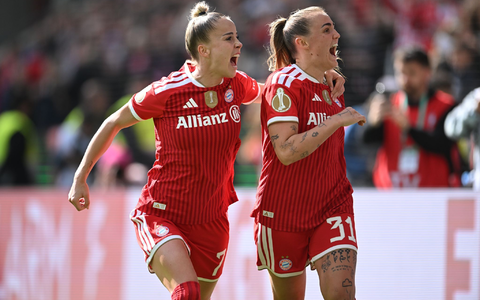 Münchner Jubel: Giulia Gwinn (l) freut sich mit 1:0-Torschützin Georgia Stanway. - Foto: Fabian Strauch/dpa
