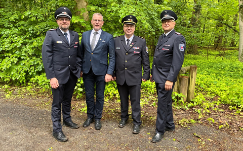 FW-OLL: Himmelfahrtsausmarsch startet 5 Uhr in der früh - neue Uniform der Feuerwehr Wildeshausen im Einsatz - Foto: presseportal.de