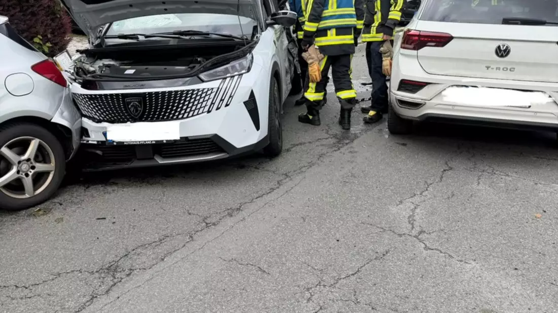 FW-BO: Verkehrsunfall mit fünf beteiligten Pkw auf der Bergener Straße - Bild: presseportal.de