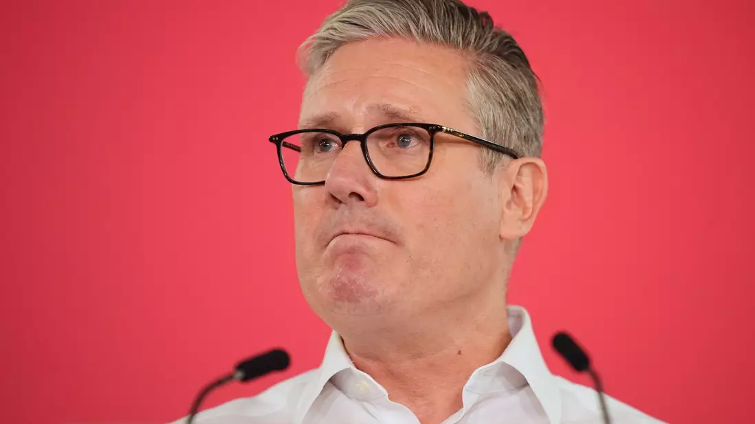 Seit der Niederlage bei den Kommunal- und Regionalwahlen steckt Premier Starmer in einer tiefen Krise. - Bild: James Manning/PA Wire/dpa