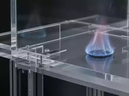 Plexiglas im Bauwesen: Brandschutz und Sicherheit neu bewertet - Foto: über boerse-global.de