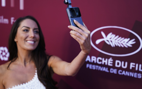 Das HONOR Robot Phone präsentiert auf der China Night der Filmfestspiele von Cannes neue Möglichkeiten der mobilen Bildgebung - Foto: presseportal.de