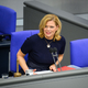 Am 17. Mai lässt Bundestagspräsidentin Julia Klöckner (CDU) auch in diesem Jahr die Regenbogenflagge über dem Reichstagsgebäude hissen. (Archivfoto) - Foto: Bernd von Jutrczenka/dpa