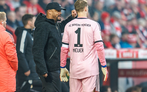 Die Verkündung fehlt noch, aber Trainer Vincent Kompany (l) und Kapitän Manuel Neuer bleiben beim FC Bayern vereint. (Archivbild)  - Foto: Andreas Gora/dpa