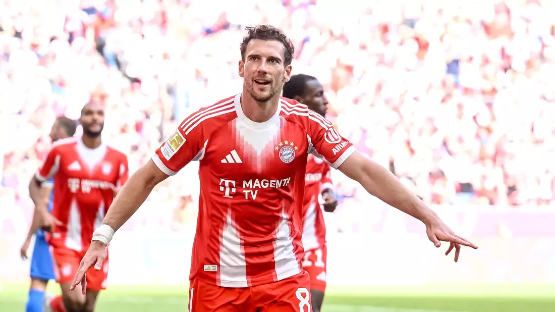 Leon Goretzka läuft in seinem letzten Ligaspiel für die Bayern von Beginn an auf. (Archivbild) - Bild: Harry Langer/dpa