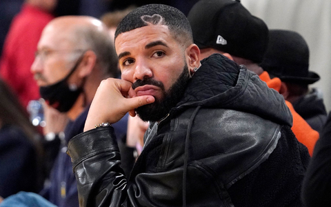 Auf den Alben verarbeitet der Musiker Drake unter anderem seinen öffentlich ausgetragenen Streit mit Rap-Star Kendrick Lamar. (Archivbild) - Foto: Mark J. Terrill/AP/dpa