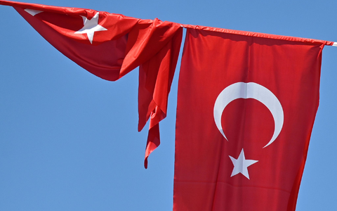 Zu mehr als 45 Jahre Haft ist ein oppostioneller Bürgermeister in der Türkei verurteilt worden. (Archivbild) - Foto: Anna Ross/dpa