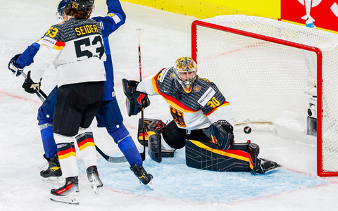 NHL-Torhüter Phlipp Grubauer war ein überragender Rückhalt für die Eishockey-Nationalmannschaft. - Foto: Michael Buholzer/KEYSTONE/dpa