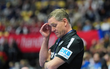 Alfred Gislason hat als Bundestrainer noch nie gegen Dänemark gewonnen. (Archivbild) - Foto: Soeren Stache/dpa