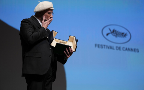 John Travolta wurde mit der Goldenen Ehren-Palme überrascht. - Foto: Scott A Garfitt/Invision/AP/dpa