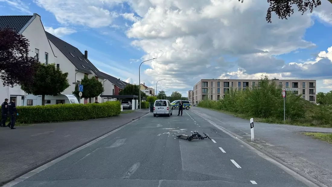 POL-PB: Jugendlicher bei Unfall mit E-Scooter schwerstverletzt - Bild: presseportal.de