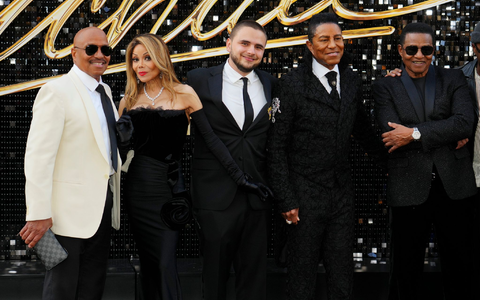 Mitglieder der Jackson-Familie feiern die Biopic-Premiere in Los Angeles. (Archivbild)  - Foto: Jordan Strauss/Invision/AP/dpa