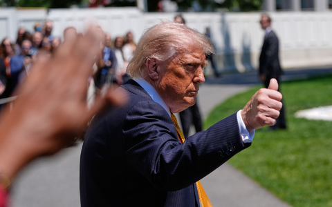 Trump drängte seine Parteikollegen zu Neuzuschnitten. (Archivbild) - Foto: Manuel Balce Ceneta/AP/dpa