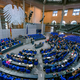 Bisher sollen die Diäten der 630 Bundestagsabgeordneten zum 1. Juli um 497 Euro steigen. (Symbolbild)  - Foto: Michael Kappeler/dpa