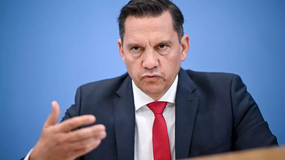 Eine Diätenerhöhung wäre nach Ansicht des SPD-Abgeordneten Johannes Fechner das falsche politische Signal. (Archivbild) - Bild: Britta Pedersen/dpa
