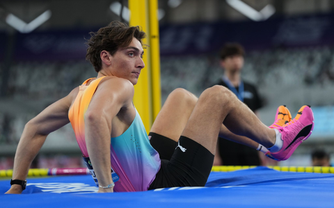 Diesmal kein Weltrekord: Stabhochspringer Armand Duplantis. - Foto: Ng Han Guan/AP/dpa