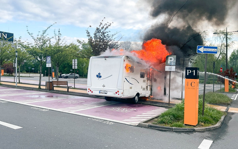 FW-BO: Brand eines Wohnmobils auf dem Parkplatz des Ruhrparks - Keine Verletzten - Foto: presseportal.de