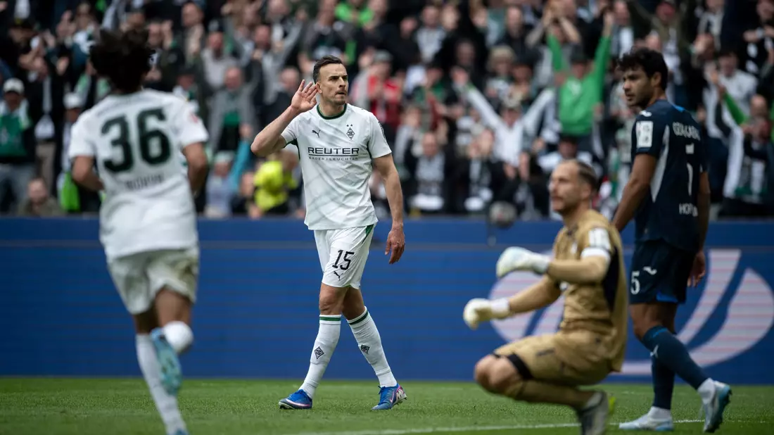 Hoffenheims Leihgabe Tabakovic jubelte für Gladbach. - Bild: Fabian Strauch/dpa