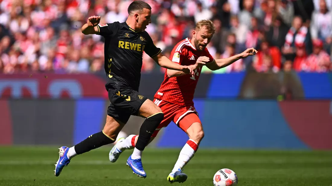 Said El Mala entkommt auf dem Weg zum Kölner 1:2 Bayern-Verteidiger Konrad Laimer (r). - Bild: Tom Weller/dpa
