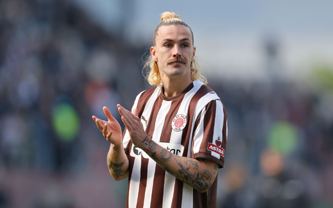 Will trotz Abstiegs bleiben: St. Pauli-Kapitän Jackson Irvine. - Foto: Philipp Szyza/dpa