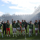 Erleichterung: Der VfL Wolfsburg ist in der Relegation. - Foto: Christian Charisius/dpa