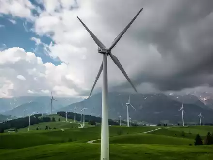 Österreich unter Zugzwang: IEA-Bericht mahnt zu mehr Tempo bei der Energiewende - Foto: über boerse-global.de
