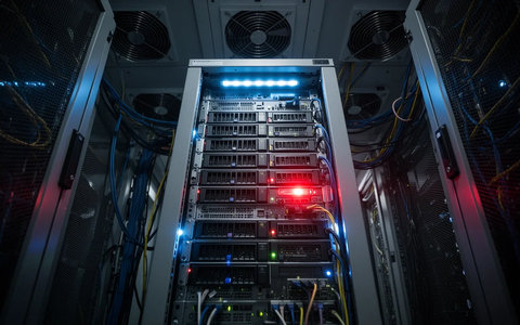 Microsoft kämpft mit E-Mail-Chaos und Sicherheitslücke - Foto: über boerse-global.de