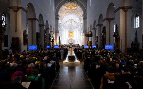 Im Würzburger Dom fanden zahlreiche Gottesdienste und Konzerte statt. - Foto: Sven Hoppe/dpa