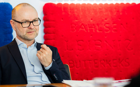 Bahlsen-Chef Alexander Kühnen sieht viele AfD-Positionen als unvereinbar mit den Unternehmenswerten. - Foto: Michael Matthey/dpa