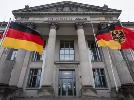 Bundestariftreuegesetz: Berlin und Brandenburg passen Vergaberegeln an - Foto: über boerse-global.de