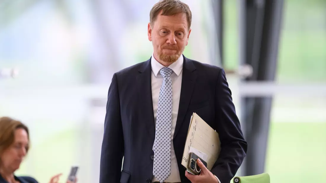 Auch Sachsens Ministerpräsident macht sich Sorgen. - Bild: Robert Michael/dpa