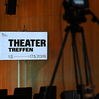Beim Theatertreffen setzt sich Schauspielerin Paulina Alpen mit «Die Welt im Rücken» durch und erhält den Alfred-Kerr-Darstellerpreis. (Archivbild) - Foto: Jens Kalaene/dpa
