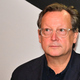 Schauspieler Matthias Brandt kürt Paulina Alpen zur Gewinnerin des Alfred-Kerr-Darstellerpreises. (Archivbild) - Foto: Sebastian Christoph Gollnow/dpa