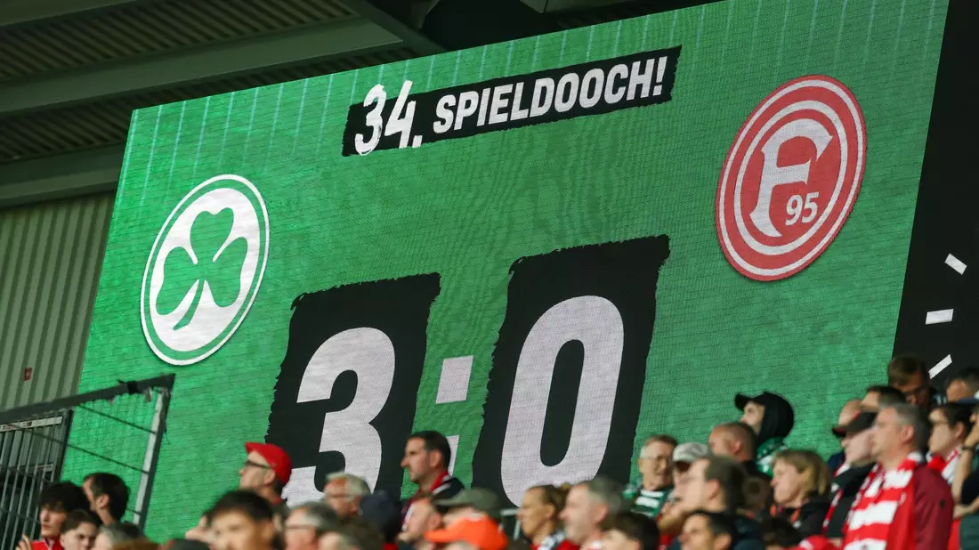 Desaster in Fürth: Fortuna Düsseldorf steigt ab. - Bild: Daniel Löb/dpa