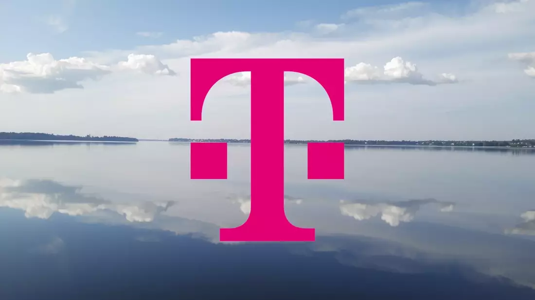 Deutsche Telekom’s Defense Pivot and AI Ambitions Clash with Wage Strike as Stock Slides Illustration mit AI erstellt übermittelt durch boerse-global.de