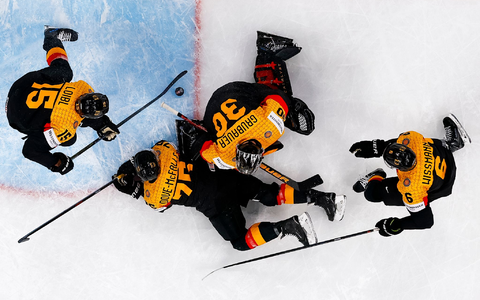 Die deutsche Eishockey-Nationalmannschaft verliert auch das zweite WM-Spiel in der Schweiz. - Foto: Claudio Thoma/KEYSTONE/dpa